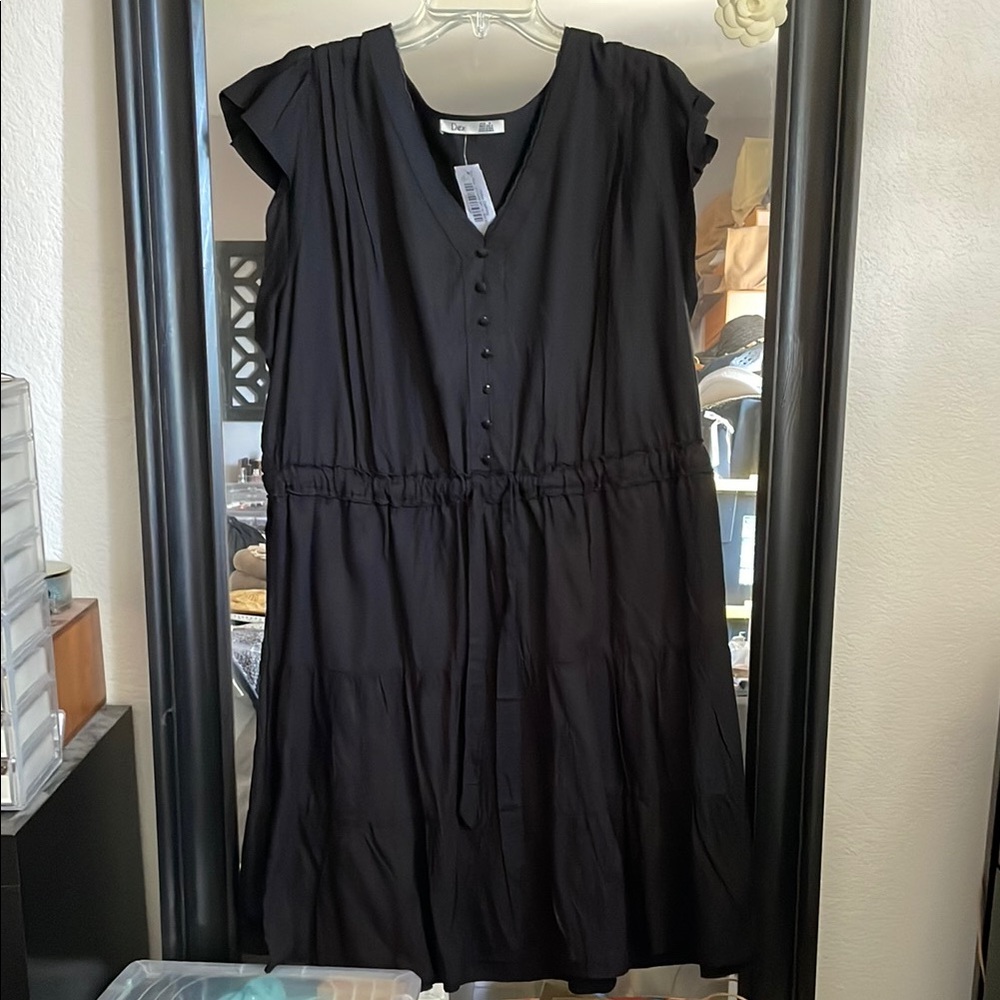 NWT Dex Black Flutter Sleeve Midi Dress